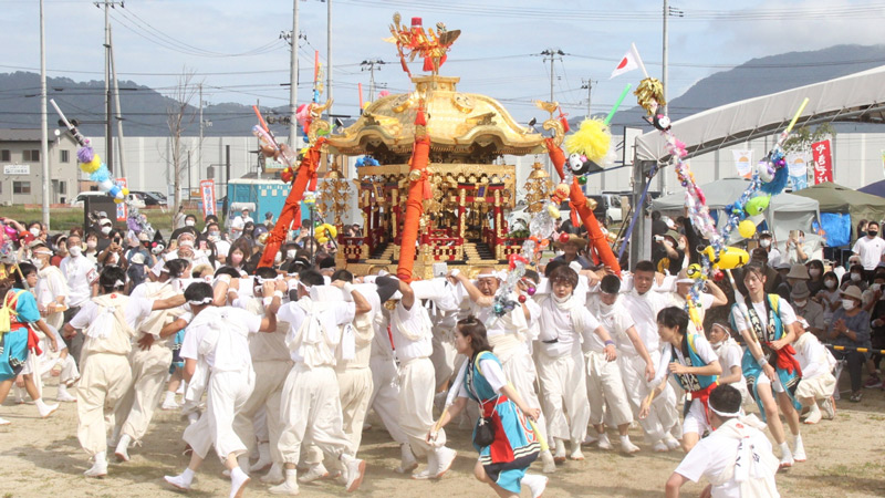 The Sacred Shrine and the Fierce Spirit of Its Bearers